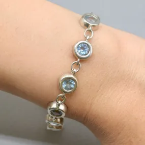 1950s Sky Blue Topaz Bracelet in Sterling Silver UK Hallmarked (8 carats)