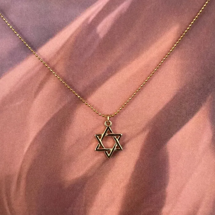 Alexa Leigh - Star of David Necklace in Gold 18"