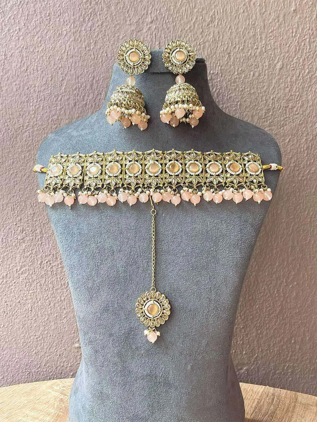 Antique Choker Necklace With Rose Beeds