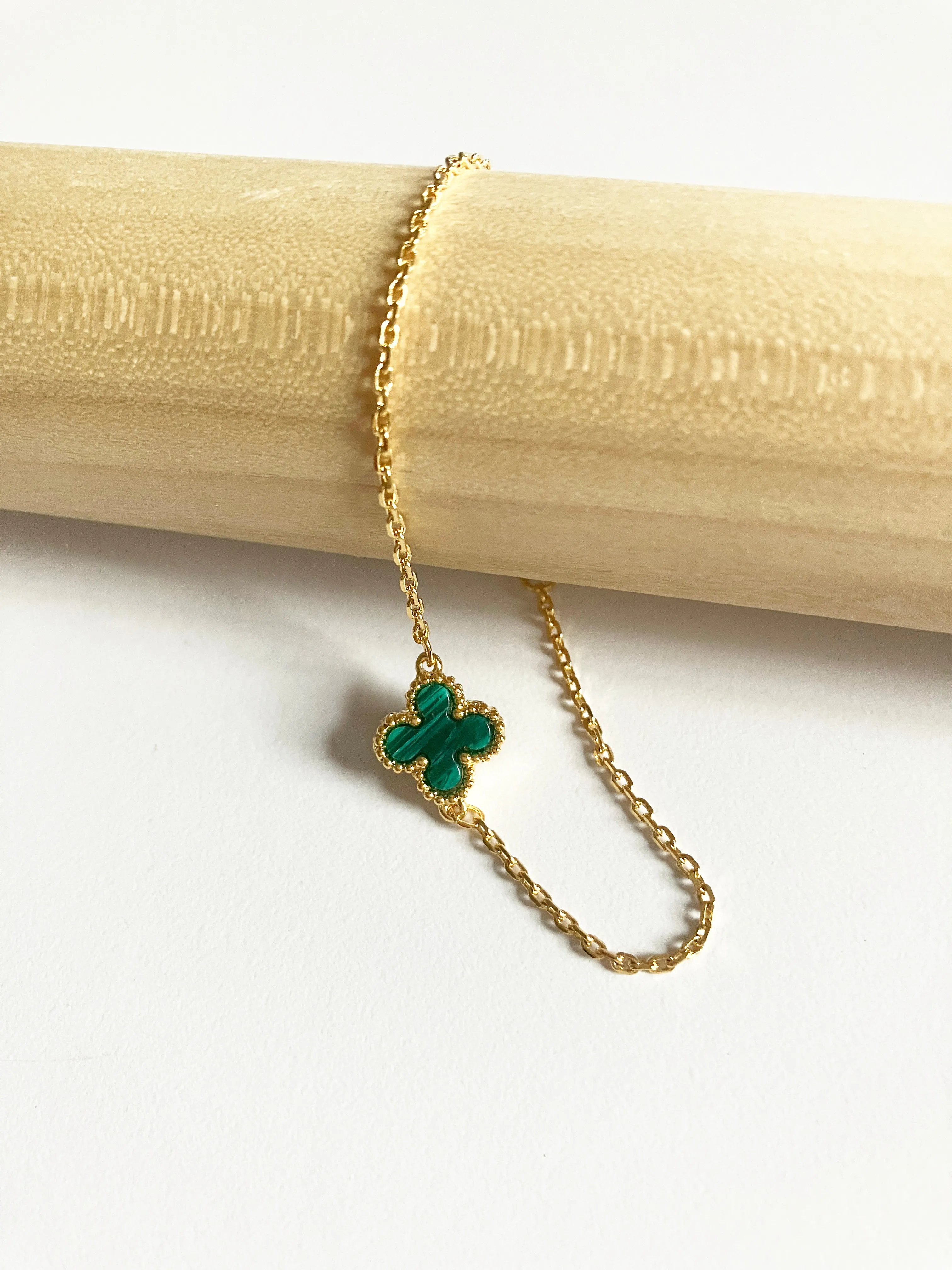 Bijou Malachite Quatrefoil Gold Chain Bracelet