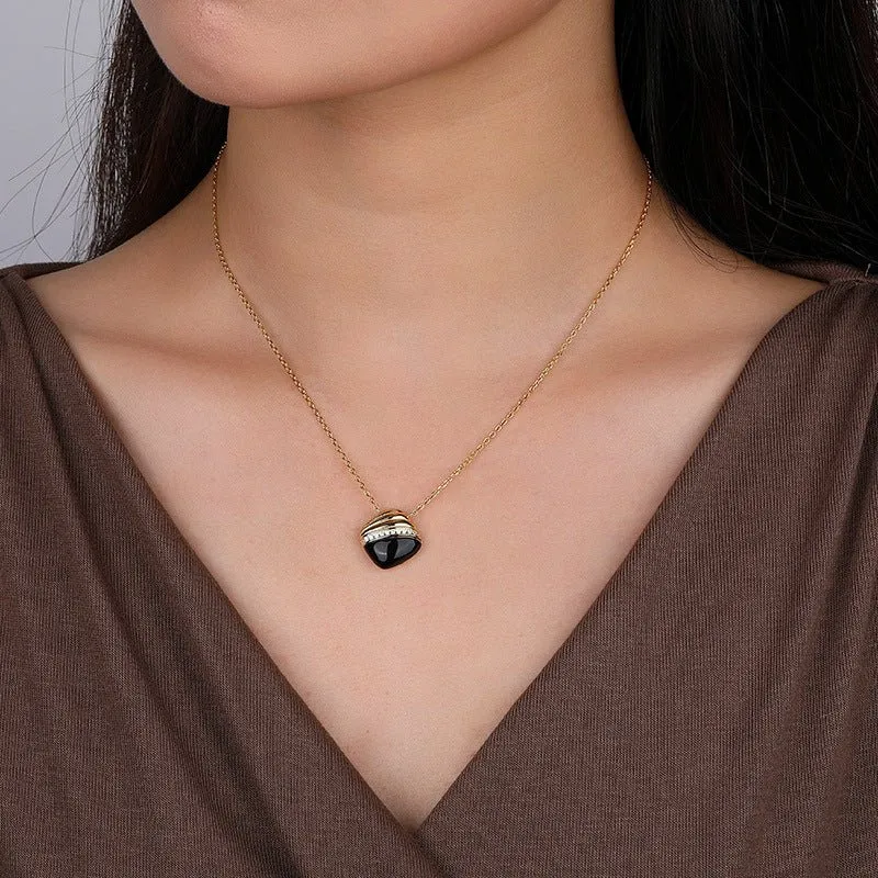 Black Agate   Necklace in Sterling Silver