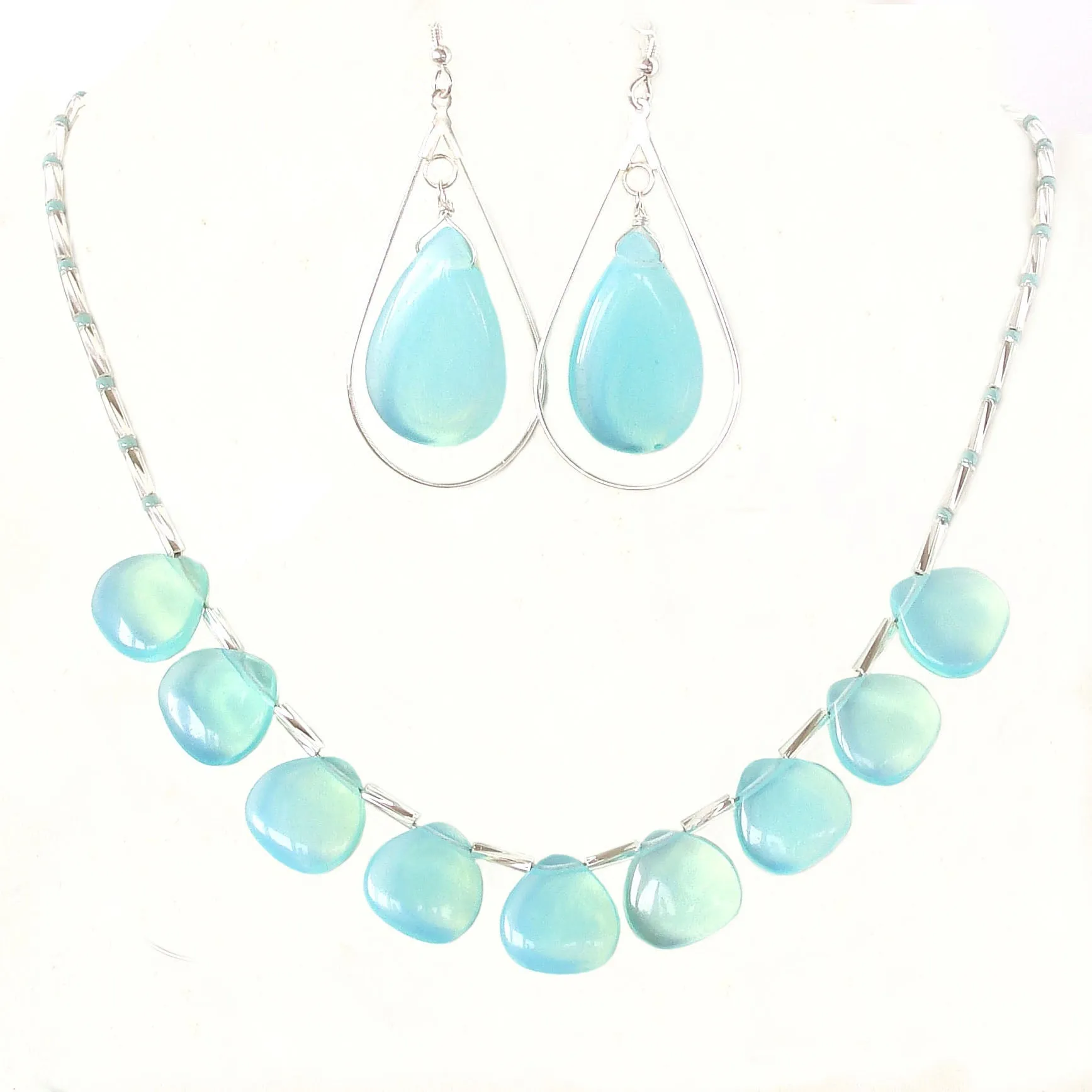 Glow: Summer Necklace in Aqua