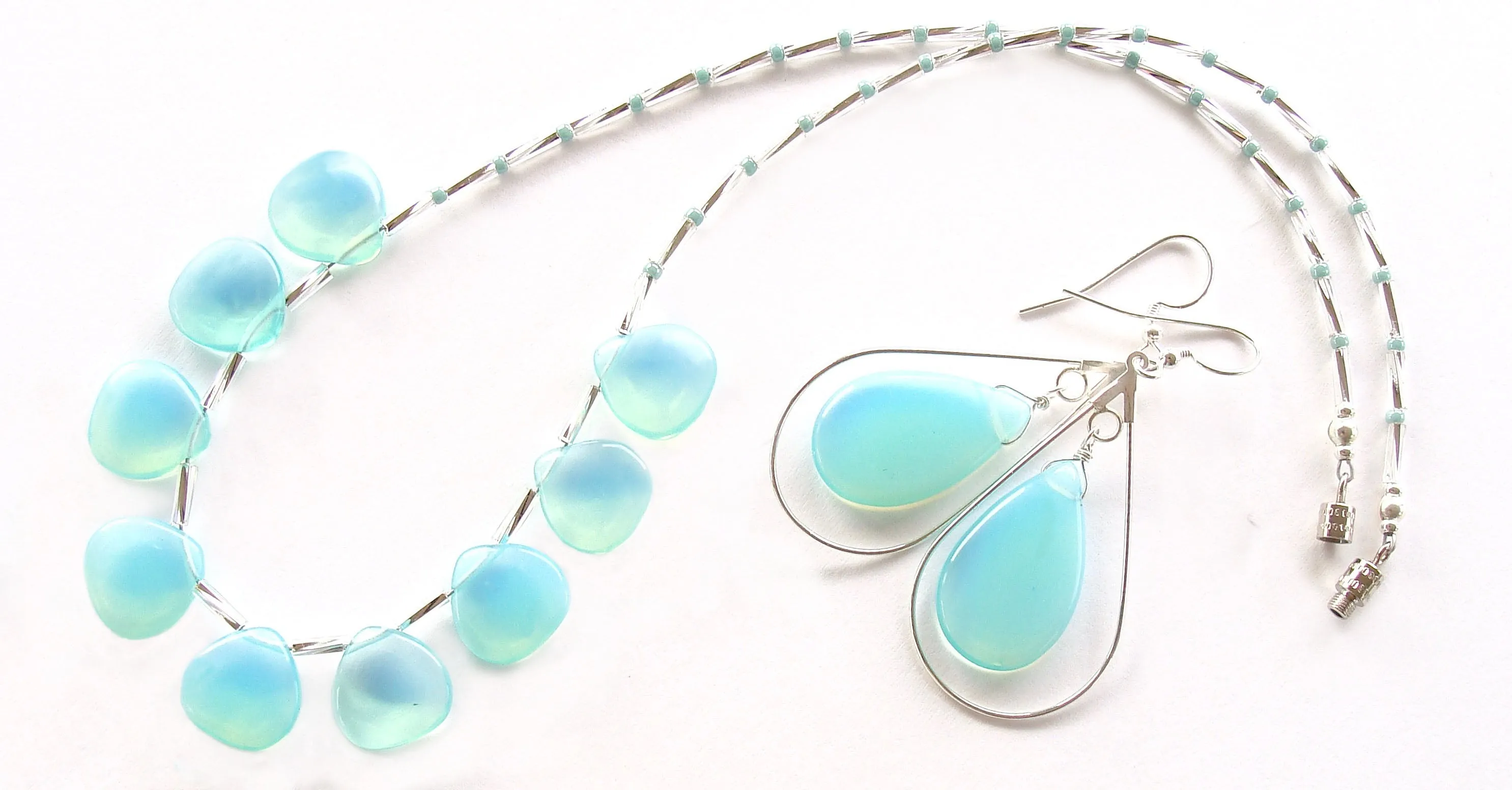 Glow: Summer Necklace in Aqua