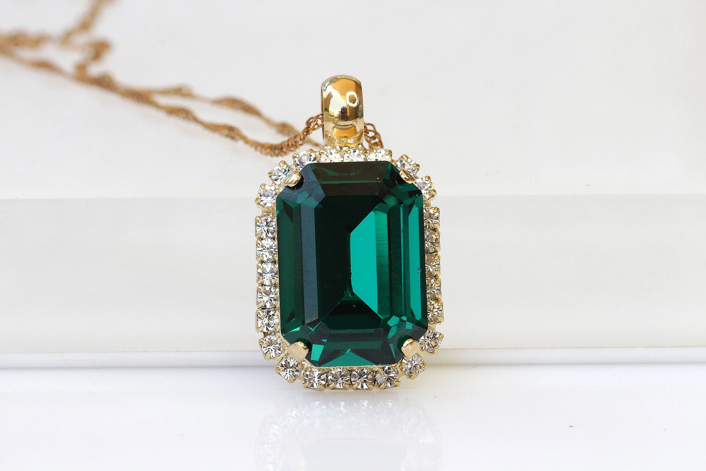 GREEN EMERALD NECKLACE