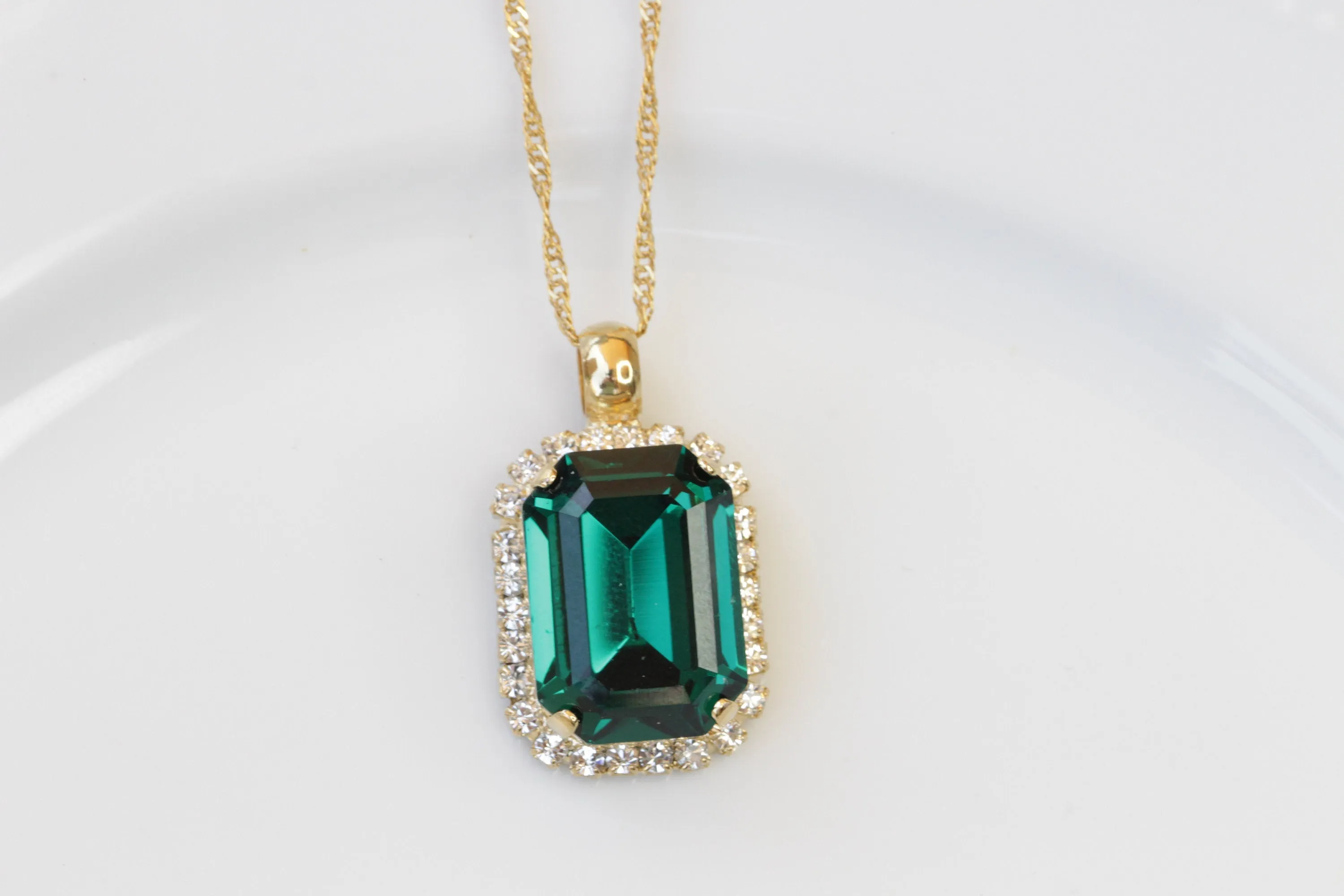 GREEN EMERALD NECKLACE