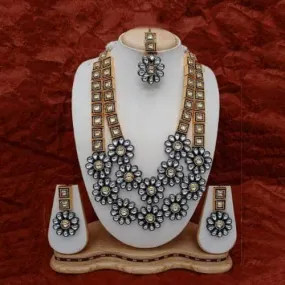 Long Block Flower Motif Necklace Earring And Teeka Set