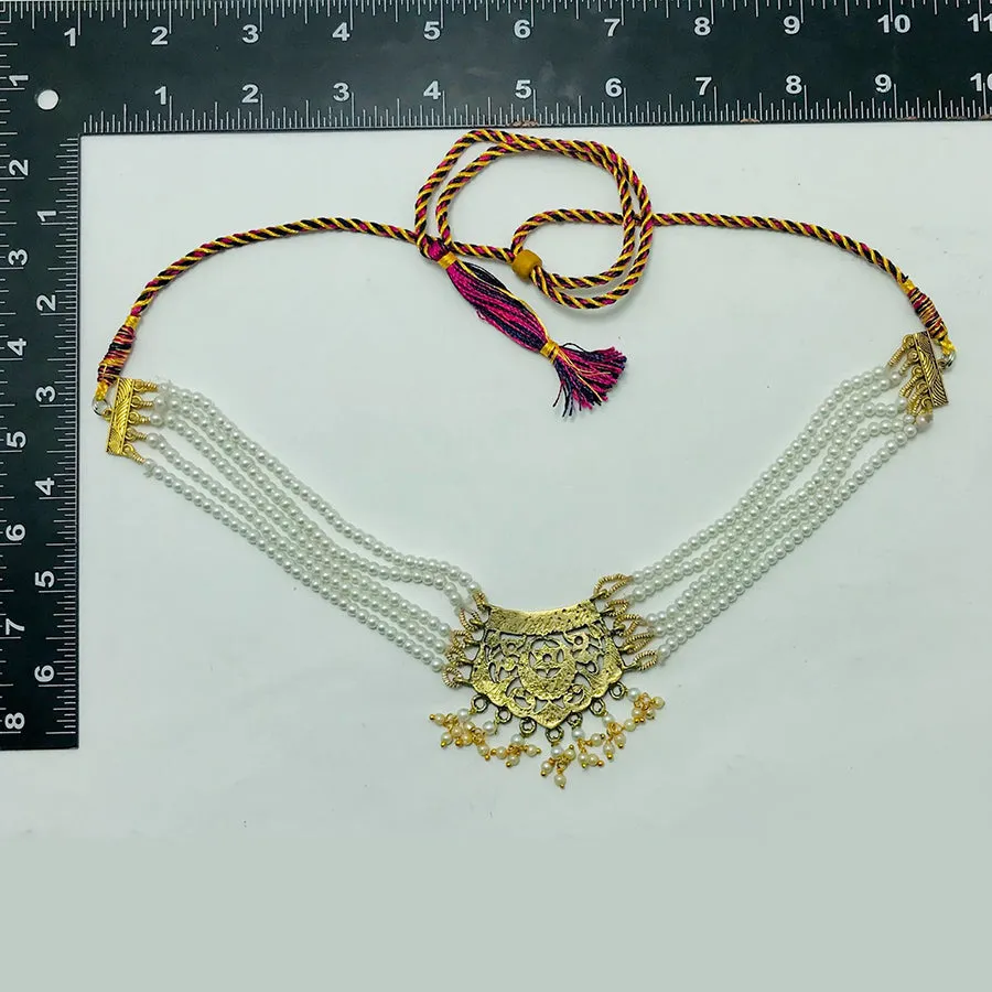 Pearls Beaded Chain Necklace With Golden Metal Motif