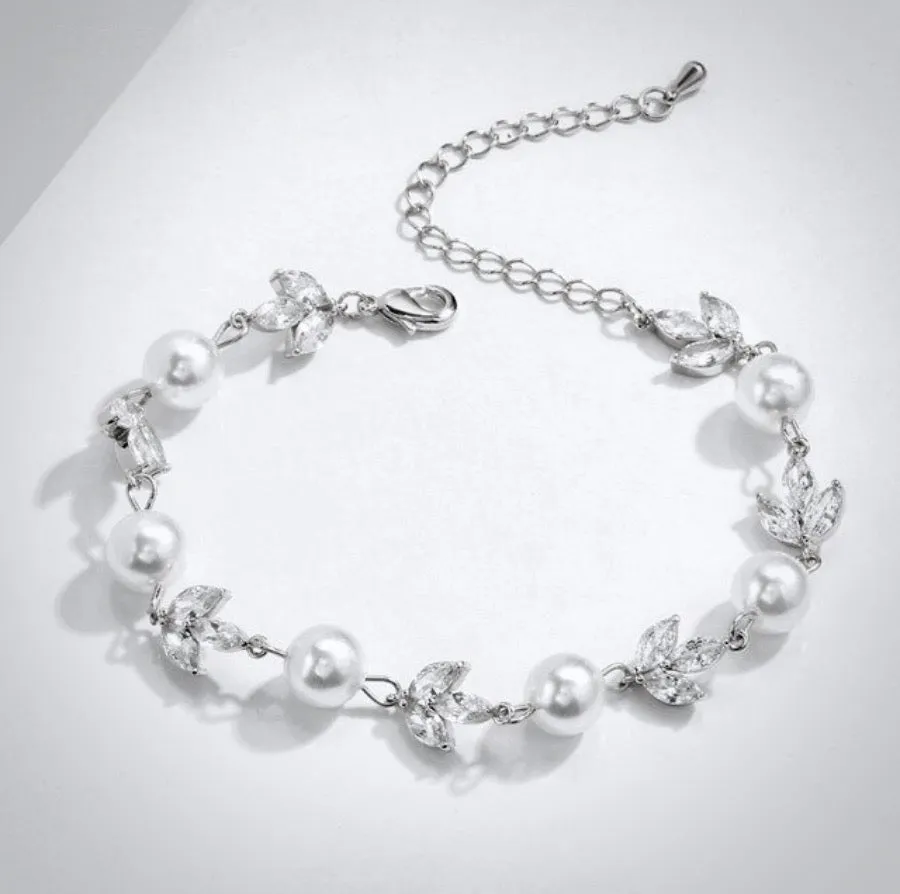 Perla - Pearl and Cubic Zirconia Bridal Bracelet - Available in Silver, Rose Gold and Yellow Gold