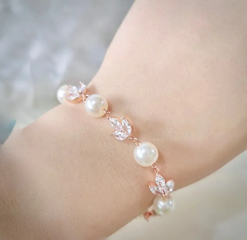 Perla - Pearl and Cubic Zirconia Bridal Bracelet - Available in Silver, Rose Gold and Yellow Gold