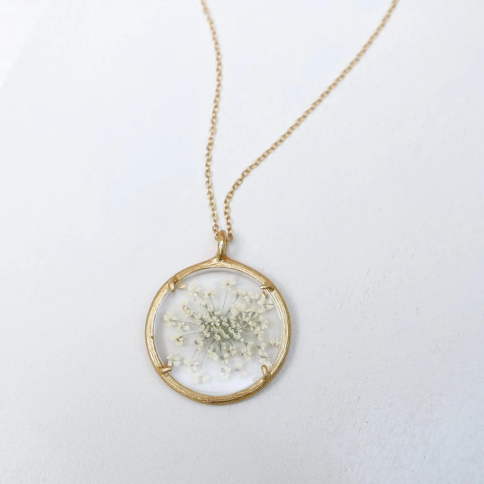 Queen Anne's Lace Large Glass Botanical Necklace - 18K Gold Vermeil