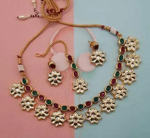 Simple Multi Flower Motif Necklace Set