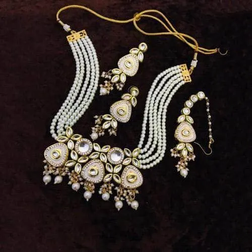 Triangular Meenakundan Necklace Earring And Teeka Set